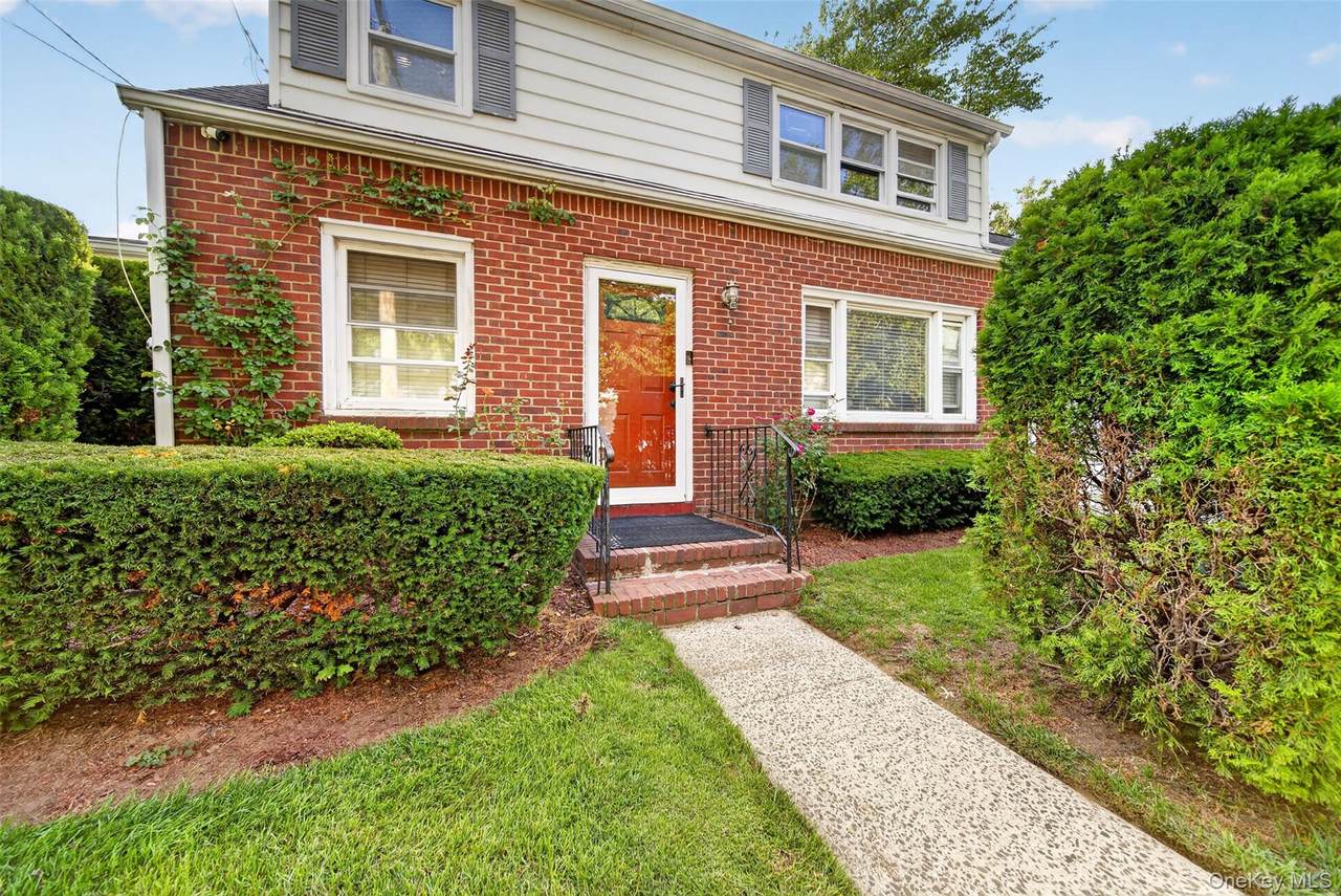 69 Stewart Avenue - Photo 1