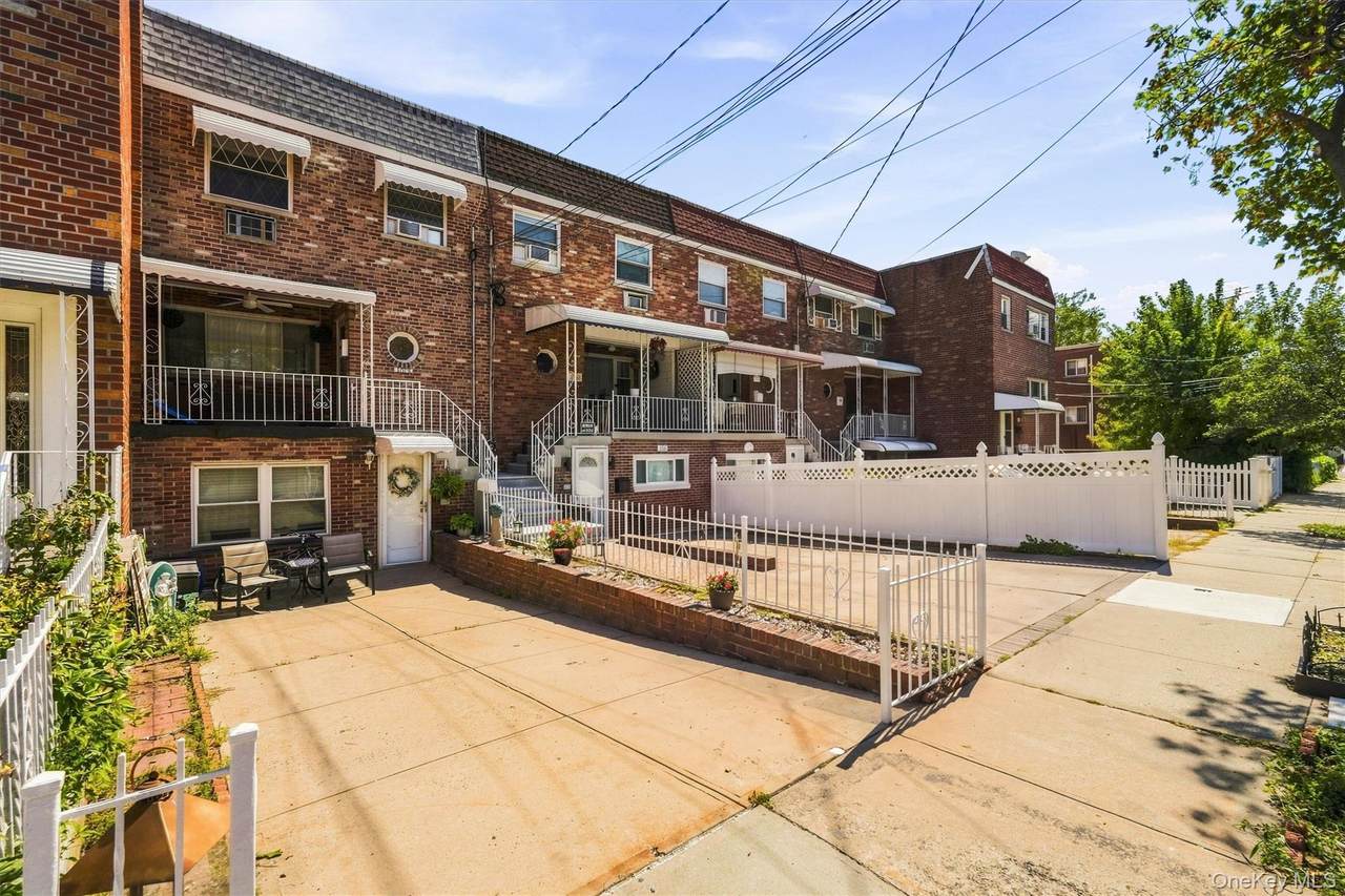 1018 Throggmorton Avenue - Photo 1