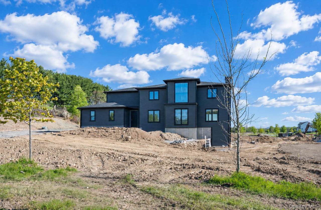 20 Nesheiwat Drive - Photo 1