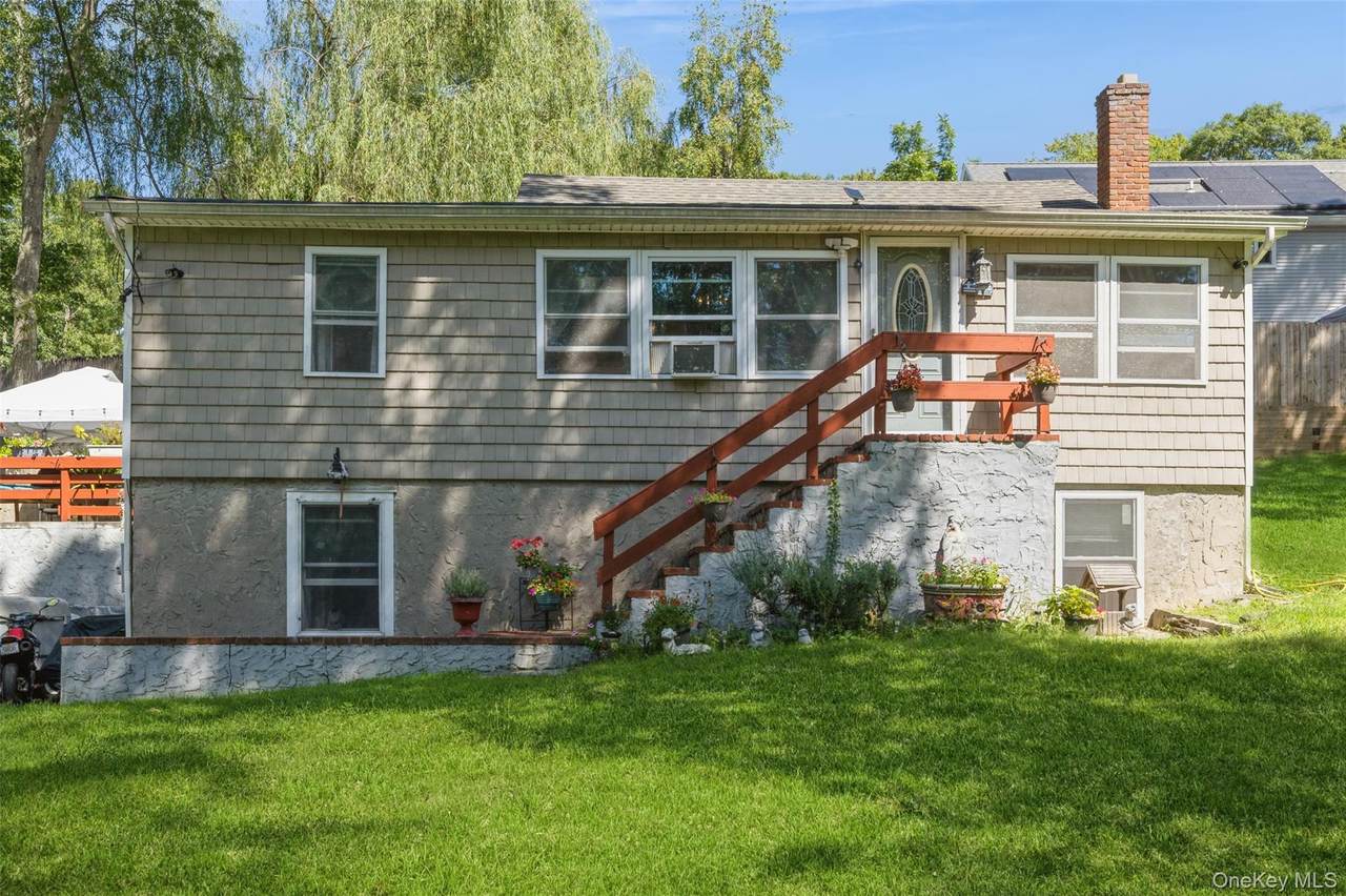 25 Tamarack Road - Photo 1
