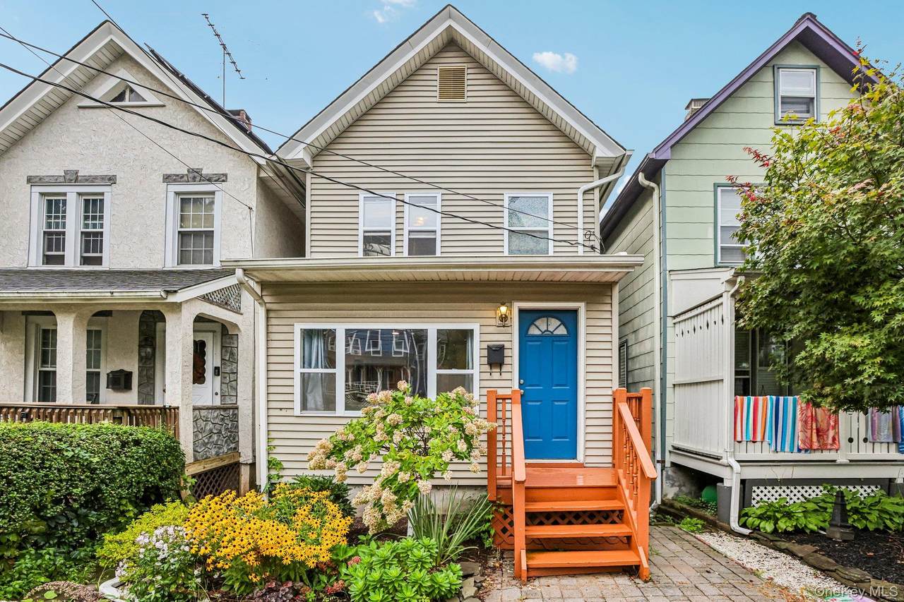 47 White Avenue - Photo 1
