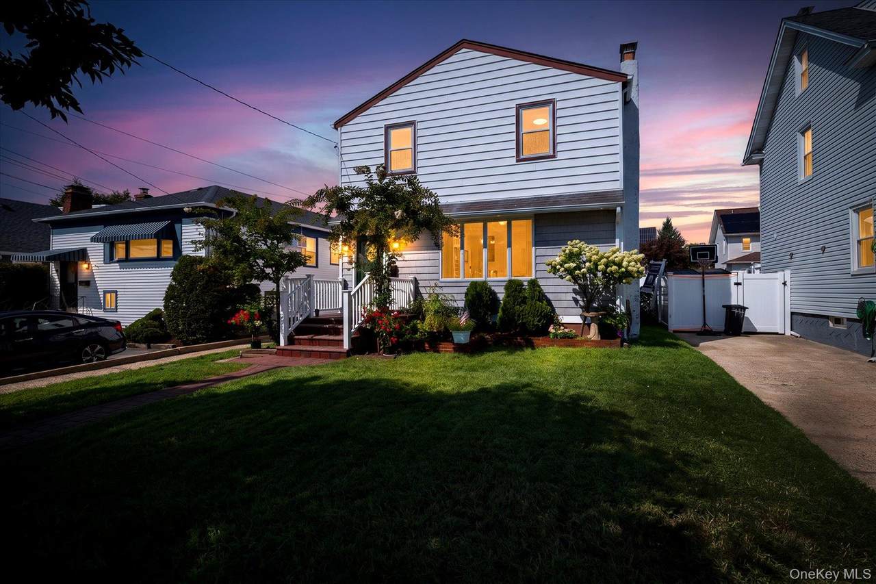 48 Windsor Parkway - Photo 1