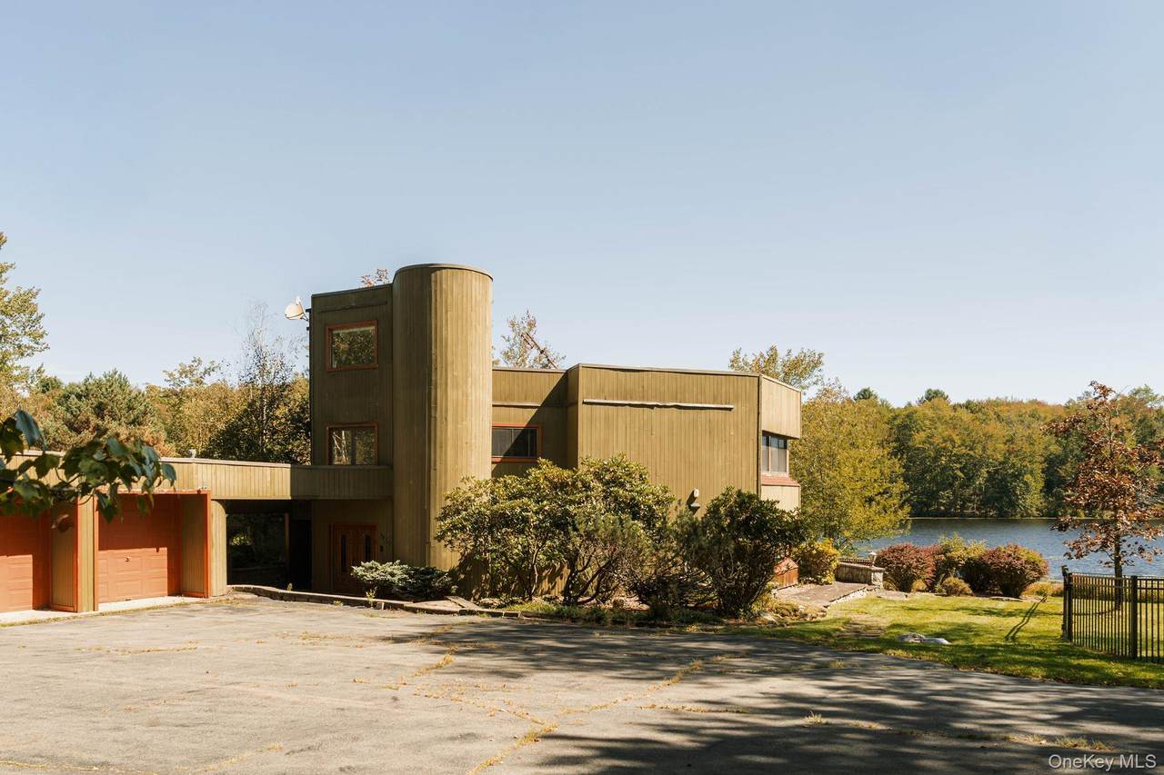 408 Hurd Road - Photo 1