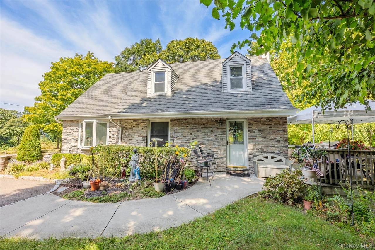 73 Ridgewood Avenue - Photo 1