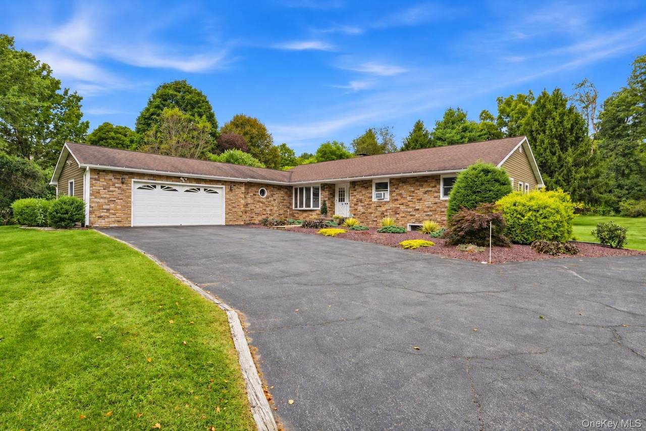 27 Bobolink Lane - Photo 1