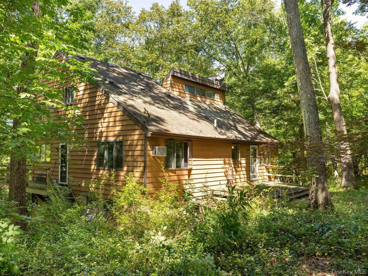 9 Watch Hill Road - Photo 1