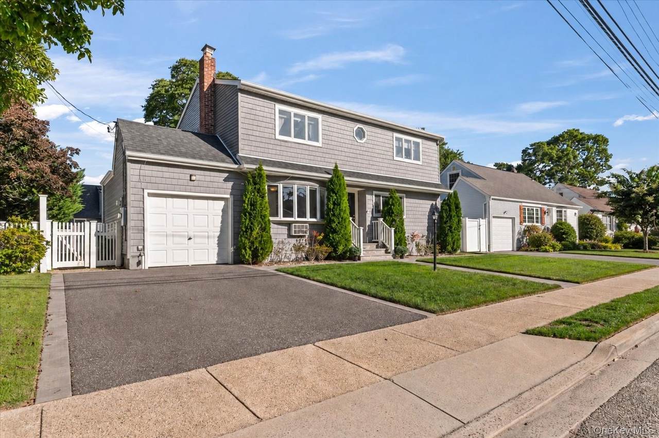 89 3rd Avenue - Photo 1
