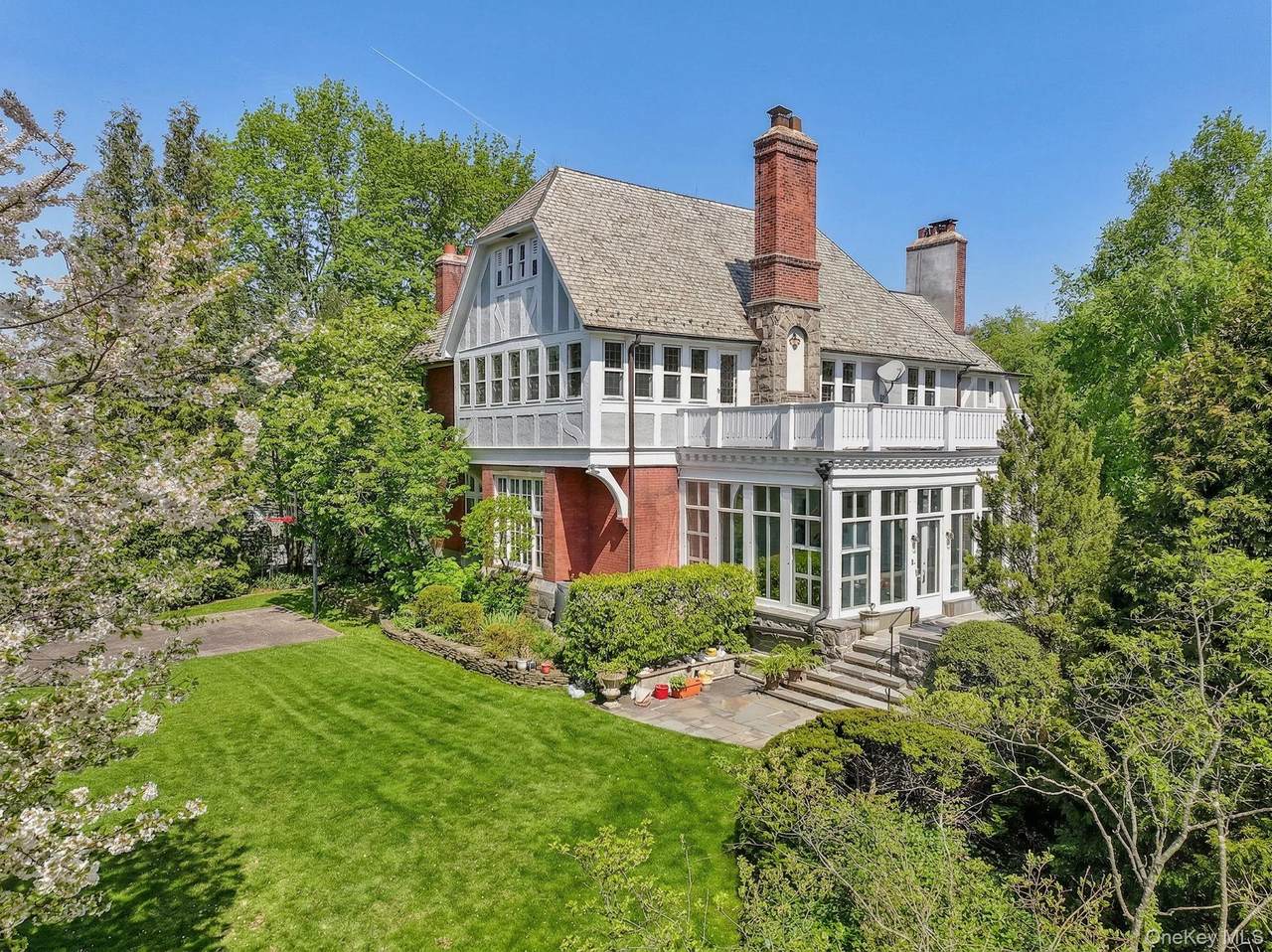 15 Hemlock Road - Photo 1