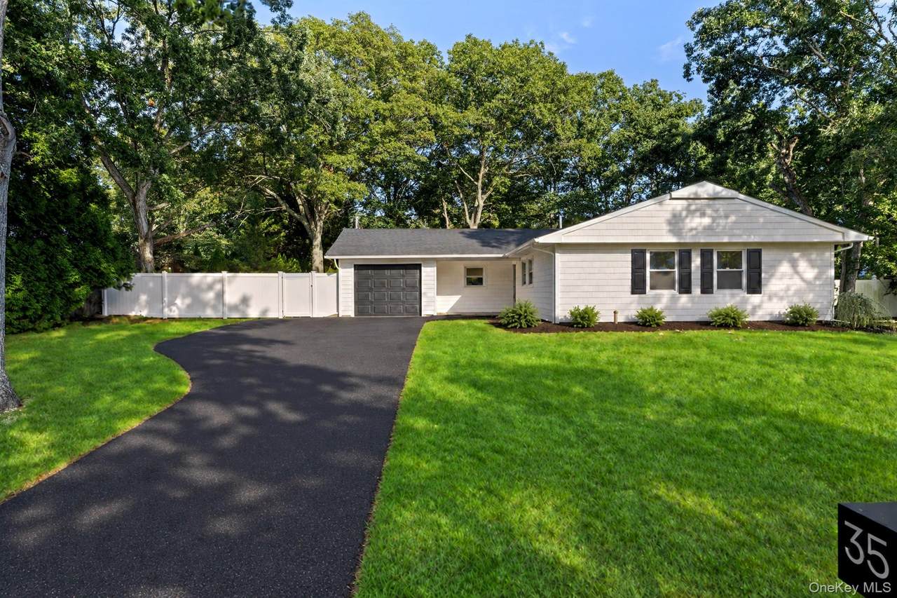 35 Winside Lane - Photo 1