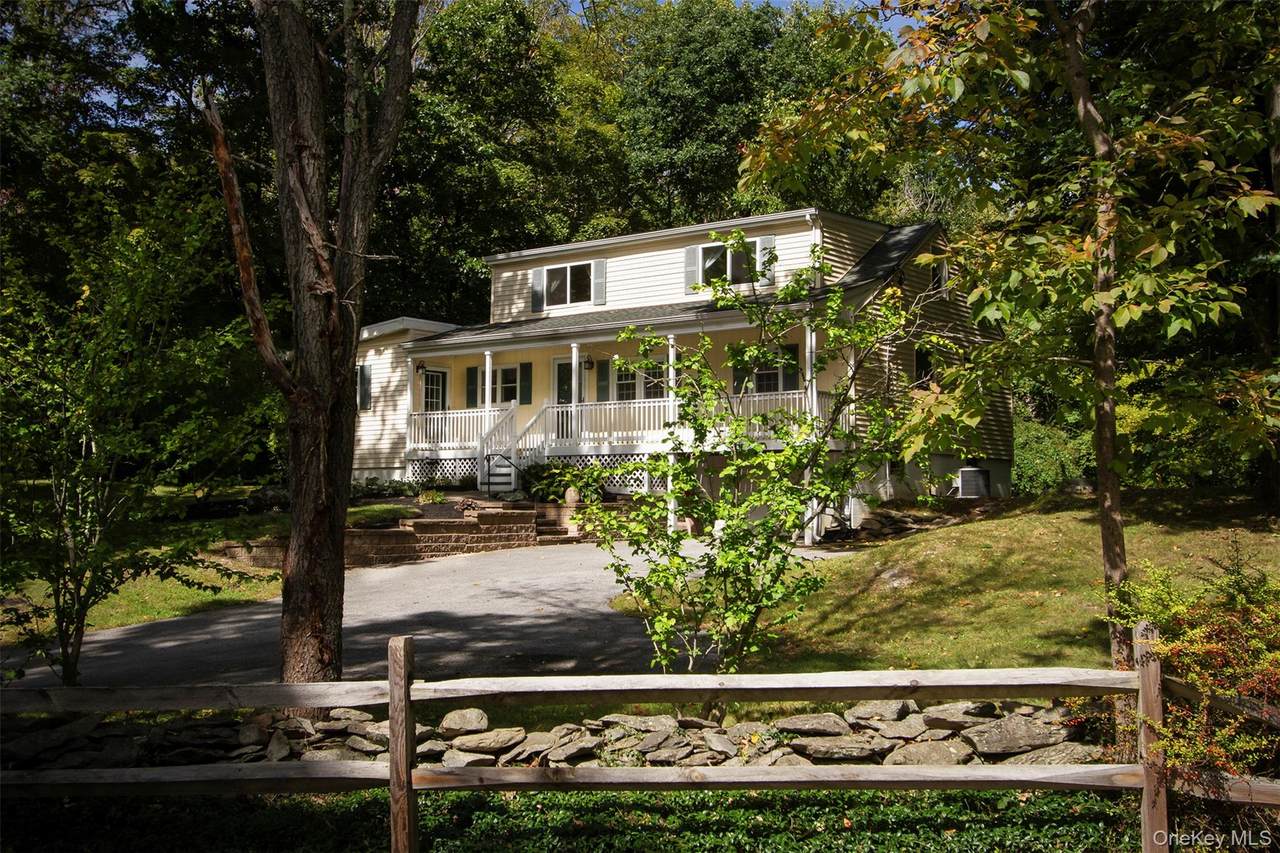 9 Horns Park Road - Photo 1
