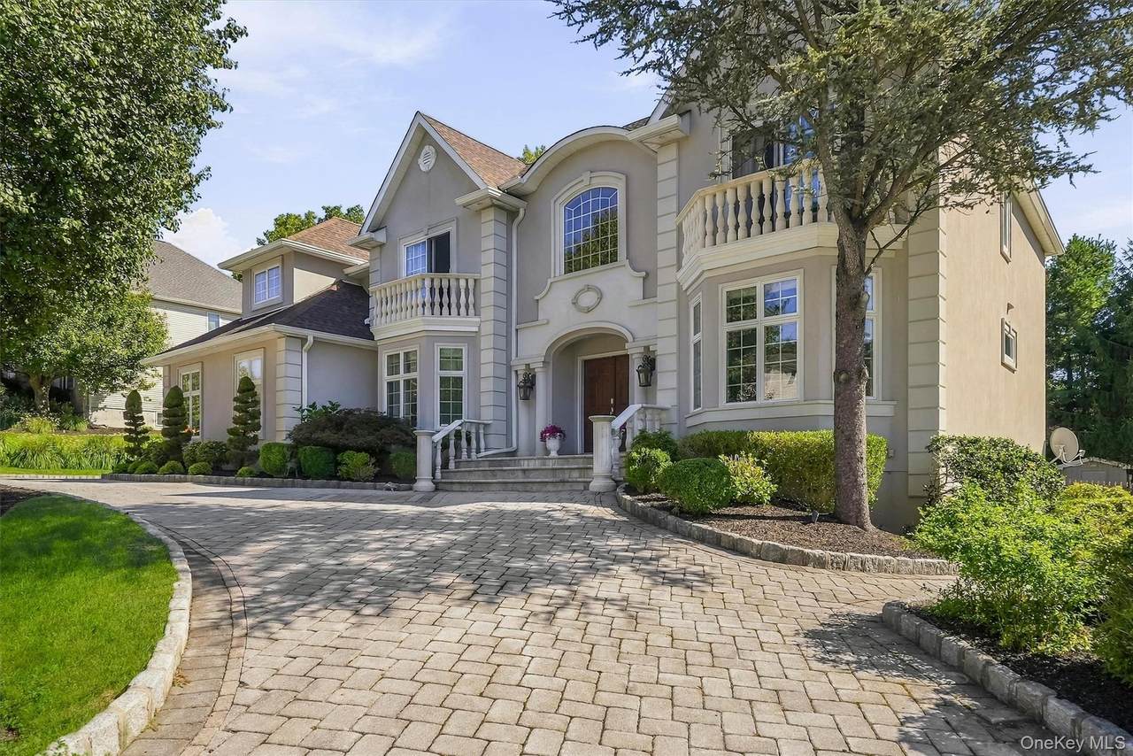 18 King Arthur Court - Photo 1