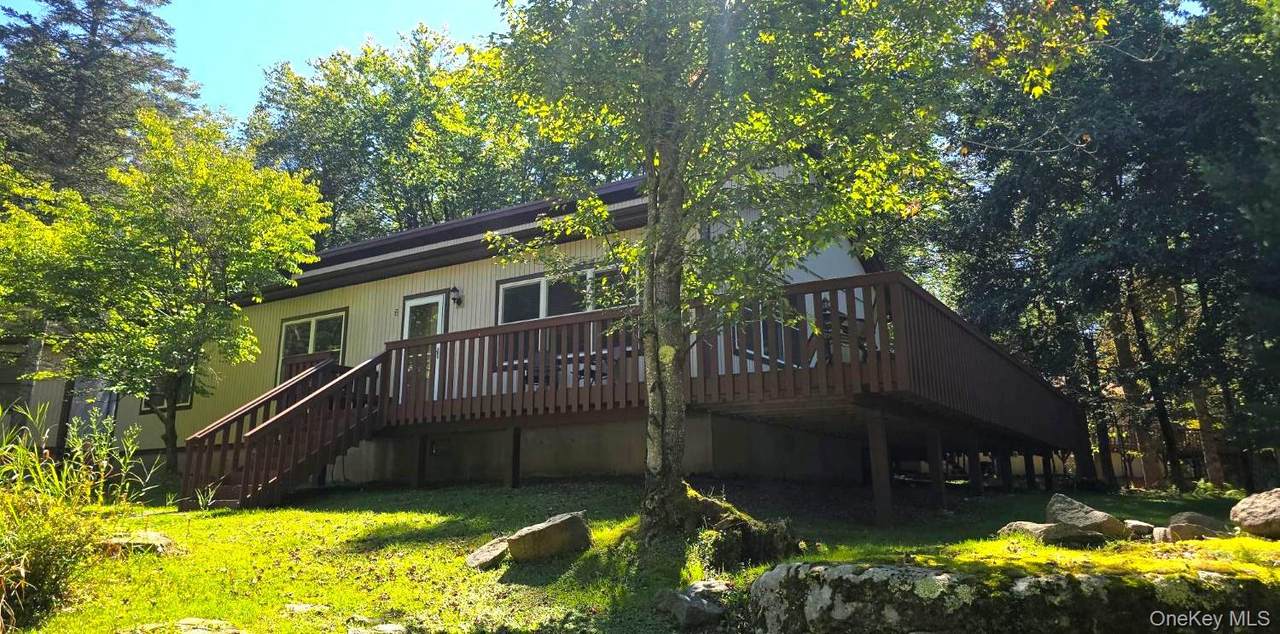 6 Bristol Lane - Photo 1