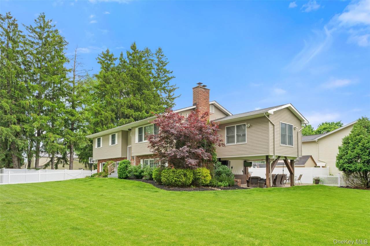 1 Sherwood Road - Photo 1