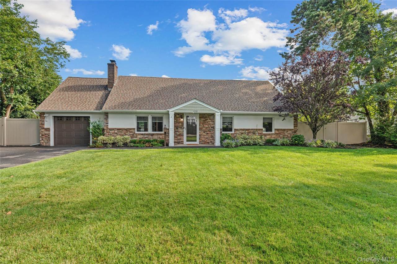 123 Hiawatha Drive - Photo 1