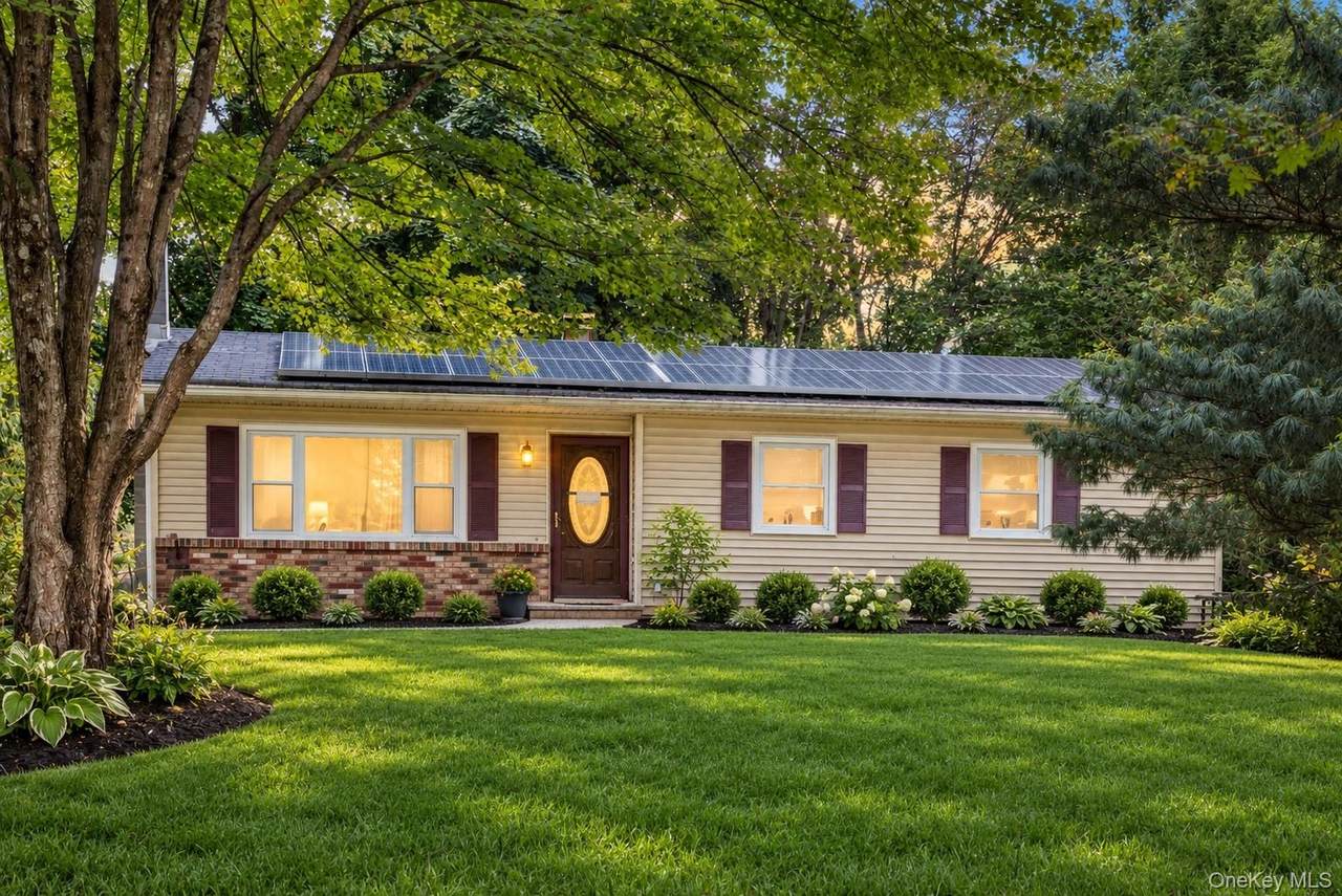 21 Elizabeth Drive - Photo 1