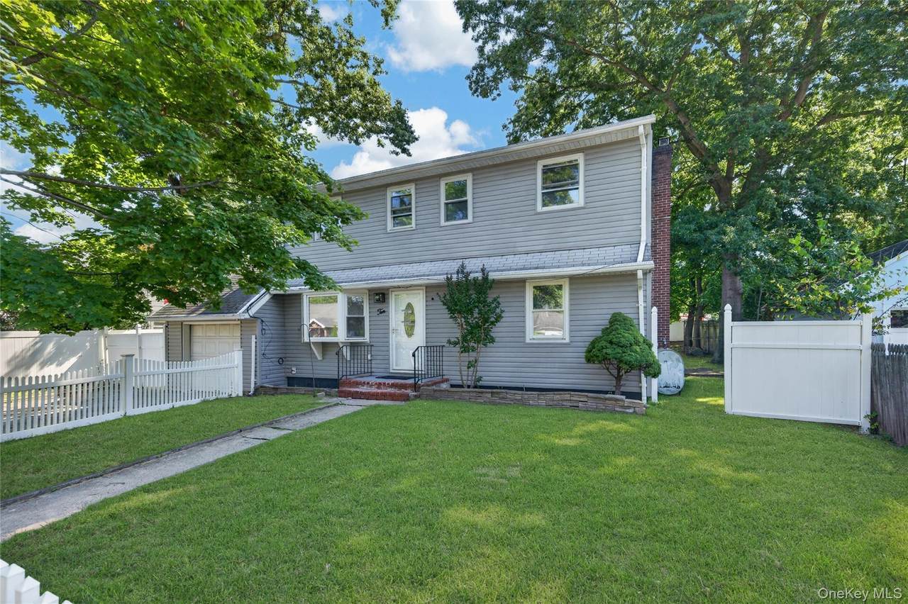 10 Field Place - Photo 1
