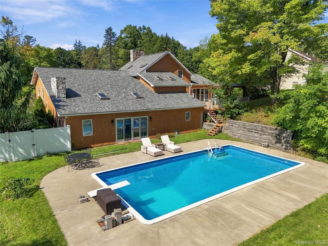 2 Stanton Drive - Photo 1