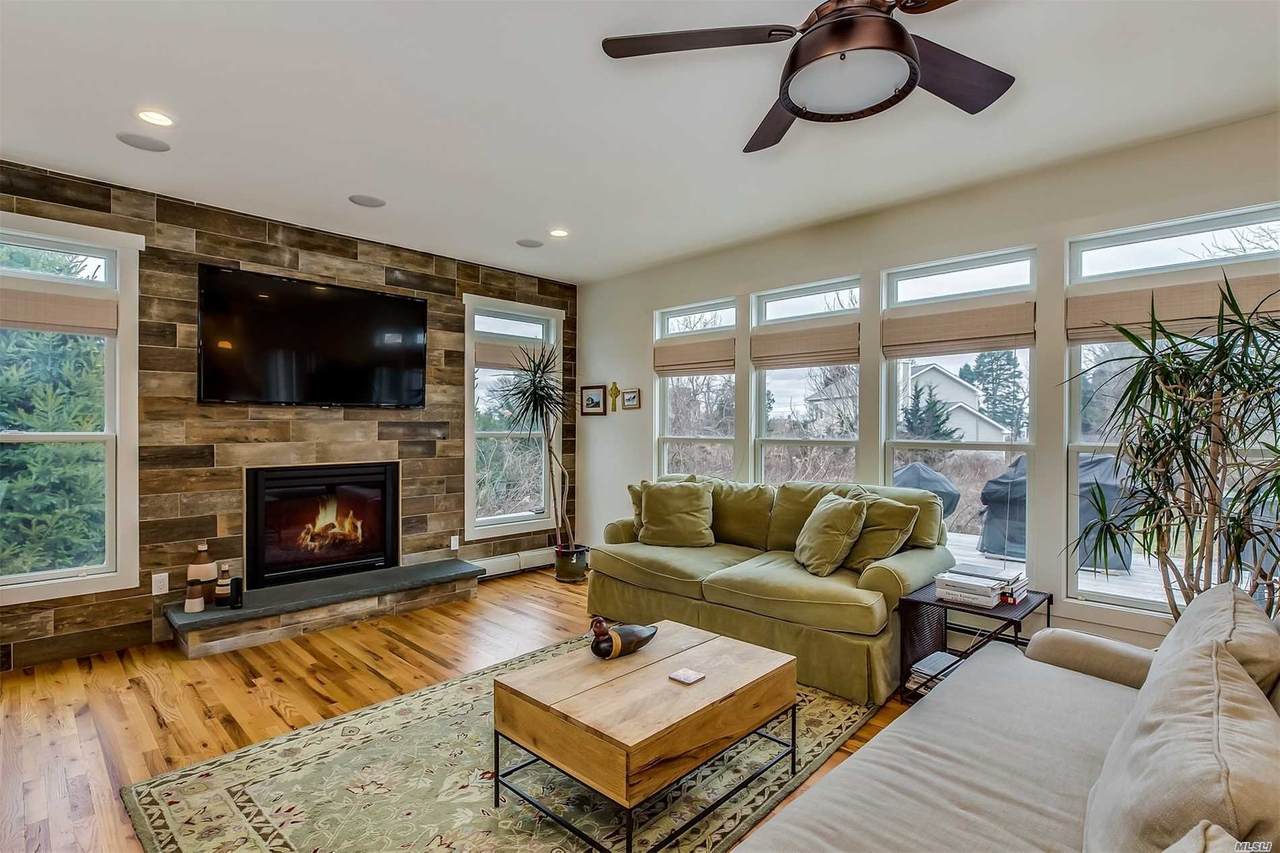 405 Cedar Point Dr.W - Photo 1