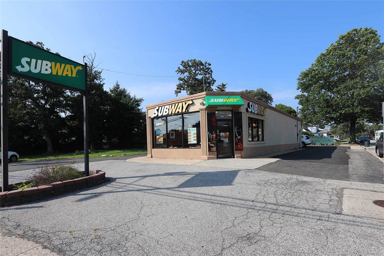 1341 Jerusalem Avenue - Photo 1