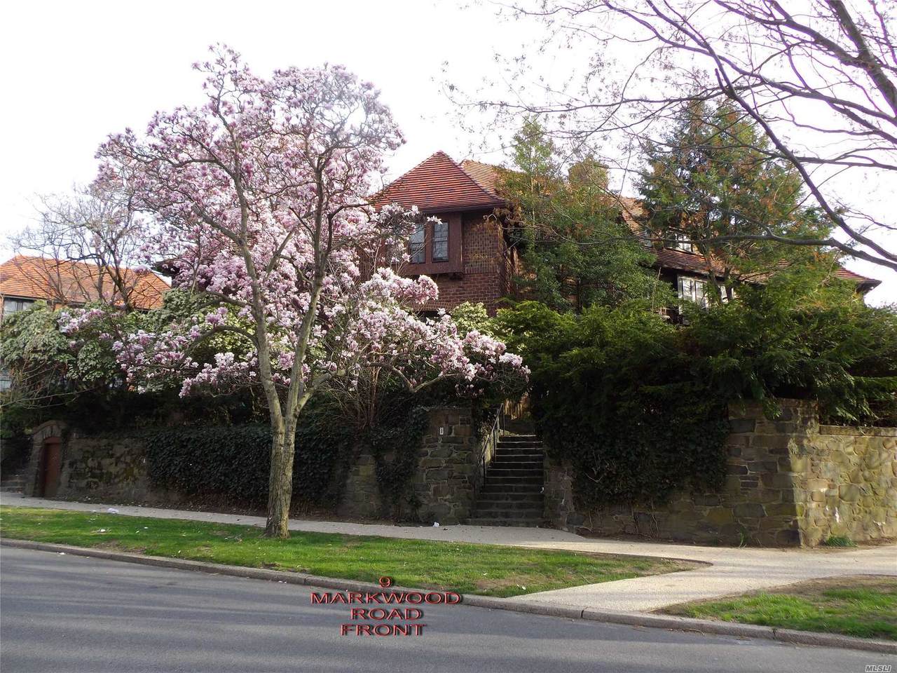 9 Markwood Road - Photo 1