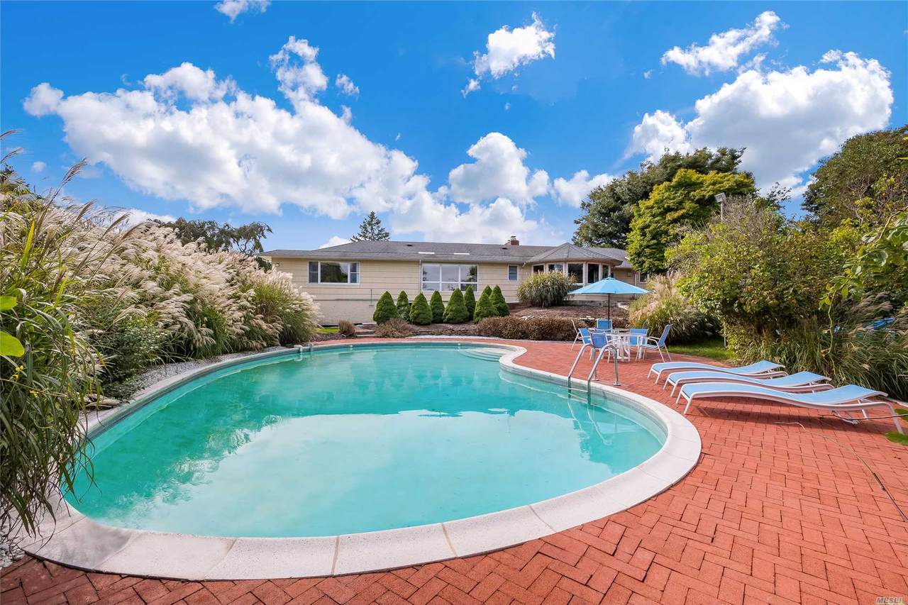 20 Foxboro Road - Photo 1