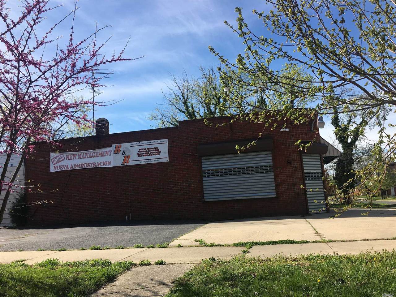 301 Almond Street - Photo 1