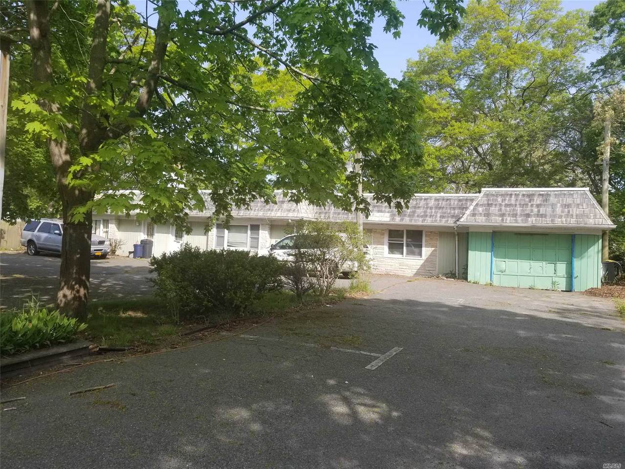 155 Commack Road - Photo 1