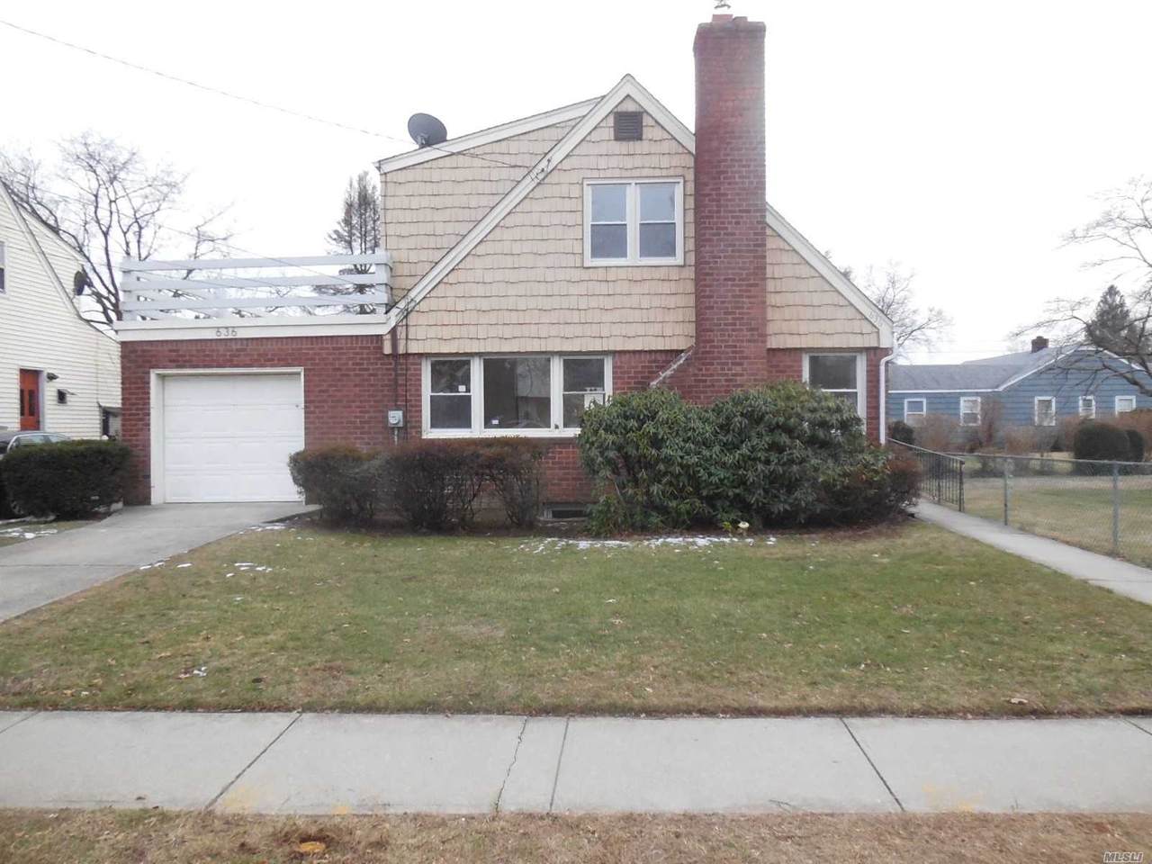 636 Christie Street - Photo 1