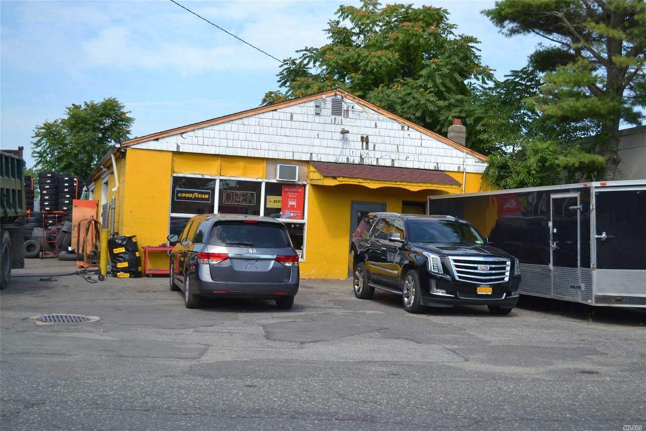 116 Saxon Avenue - Photo 1