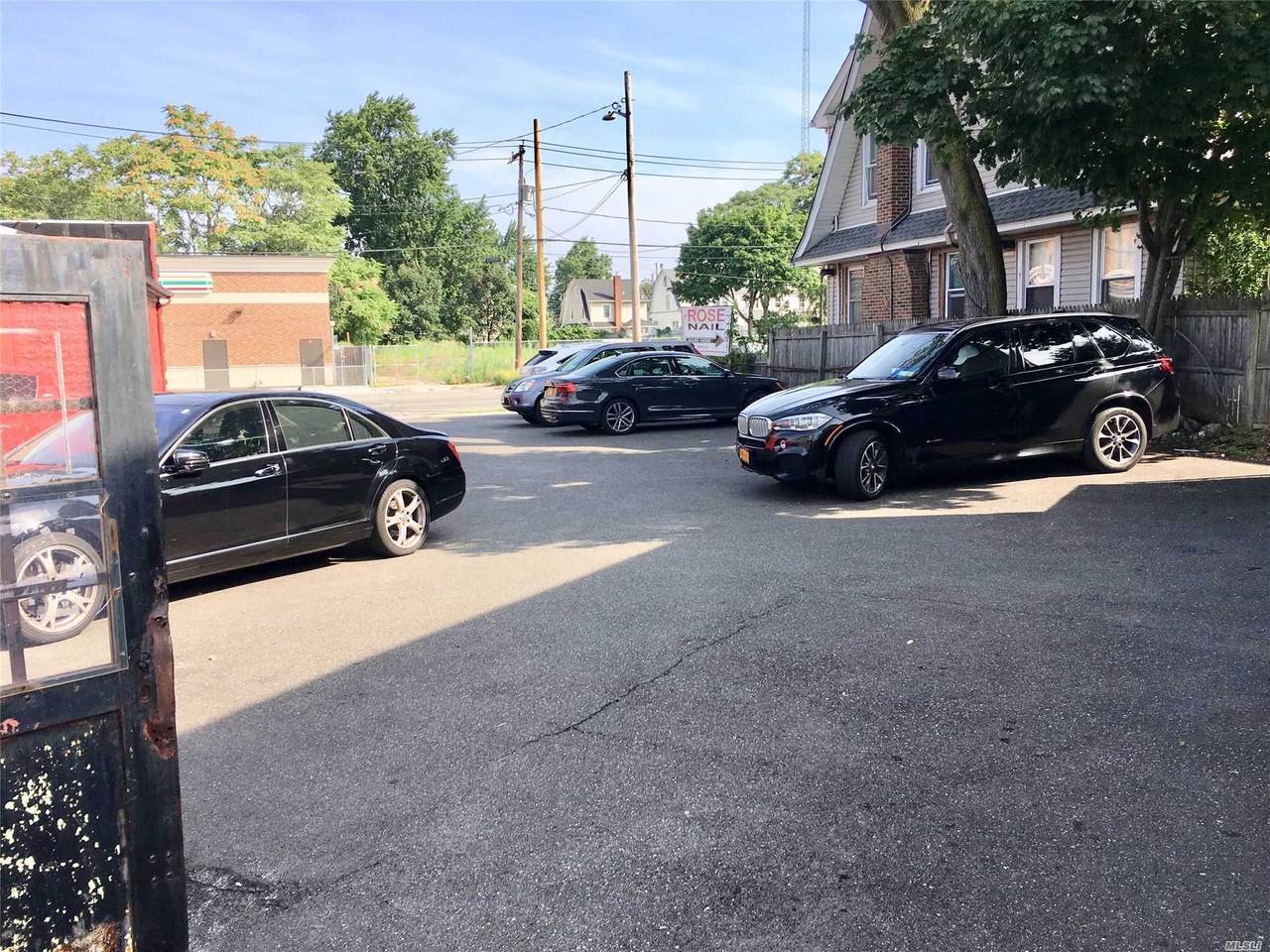 221-223 Greenwich - Photo 1