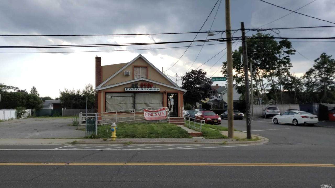 290 East Meadow - Photo 1