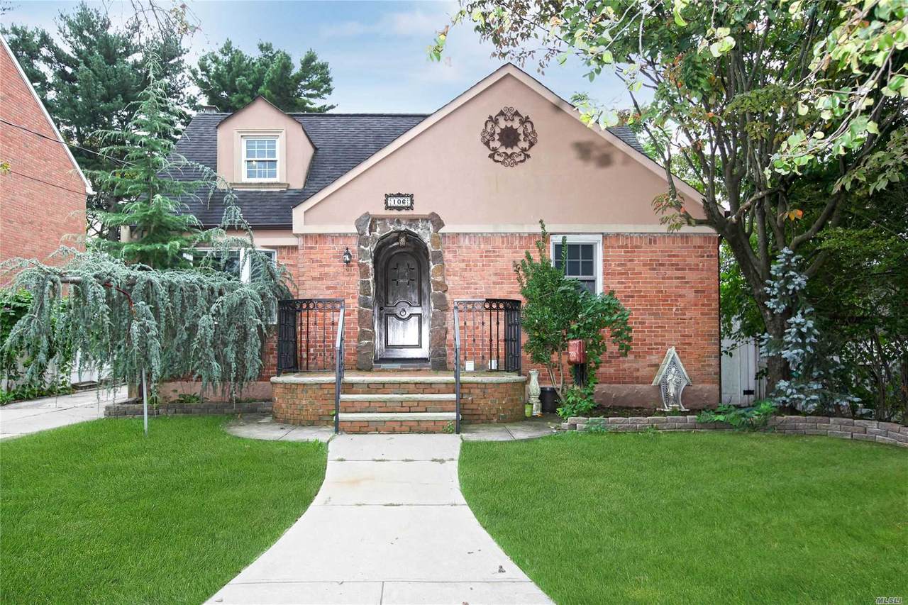 106 Strattford Road - Photo 1