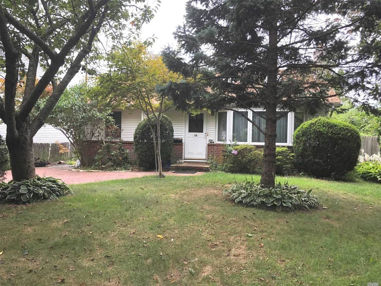 10 Sunset Drive - Photo 1