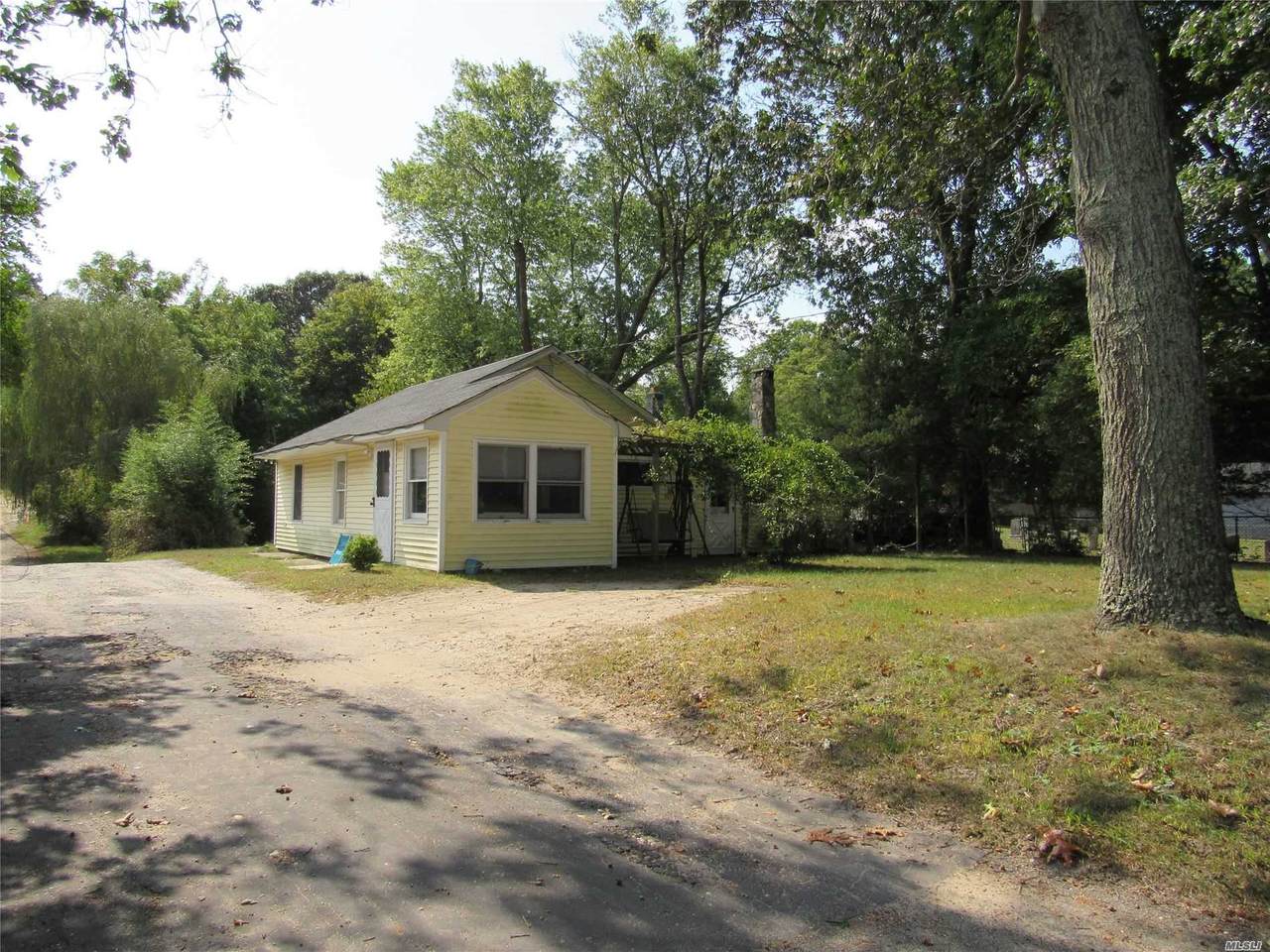 1381 Flanders Road - Photo 1