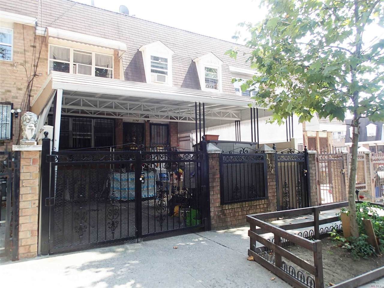 1174 Hancock - Photo 1