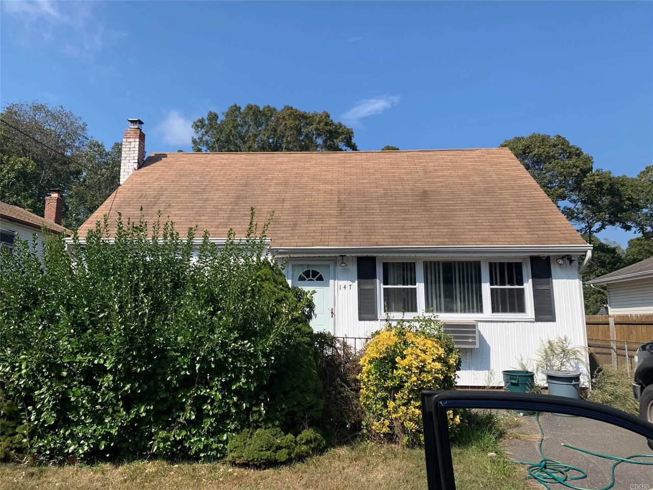 147 Parkview Drive - Photo 1
