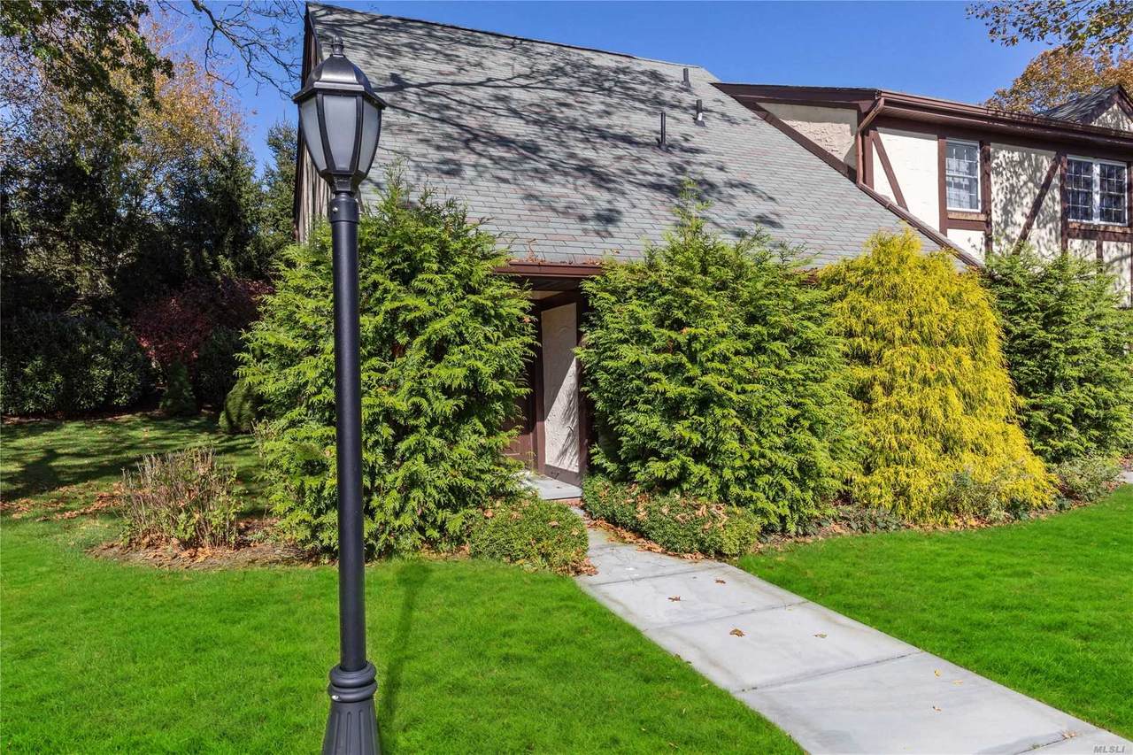 10 Leland Lane - Photo 1