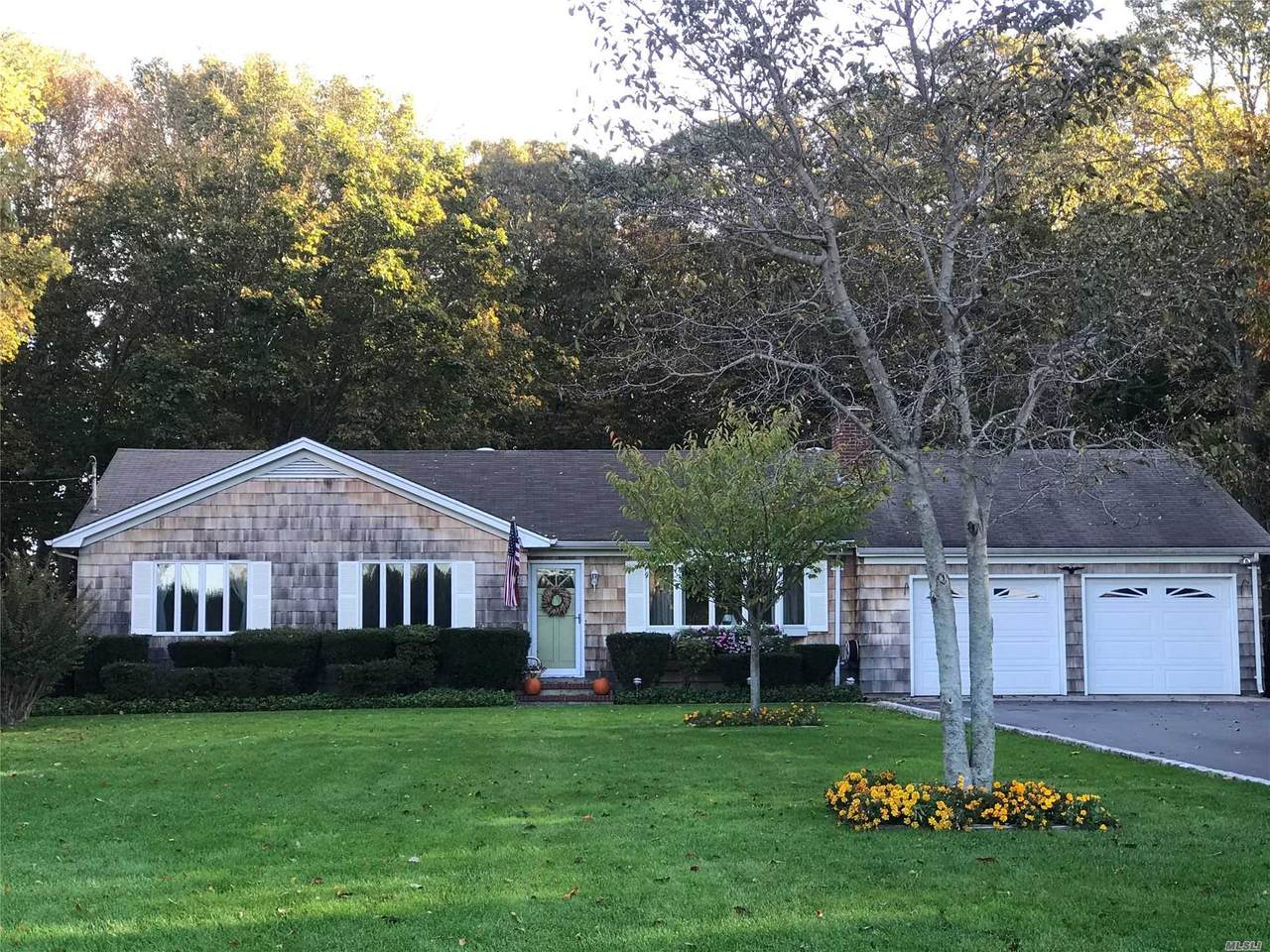 1688 Edwards Avenue - Photo 1