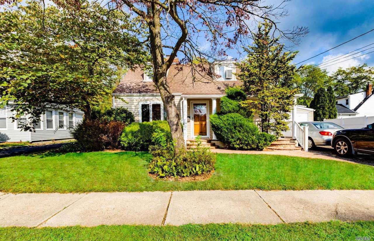 141 Asbury Avenue - Photo 1