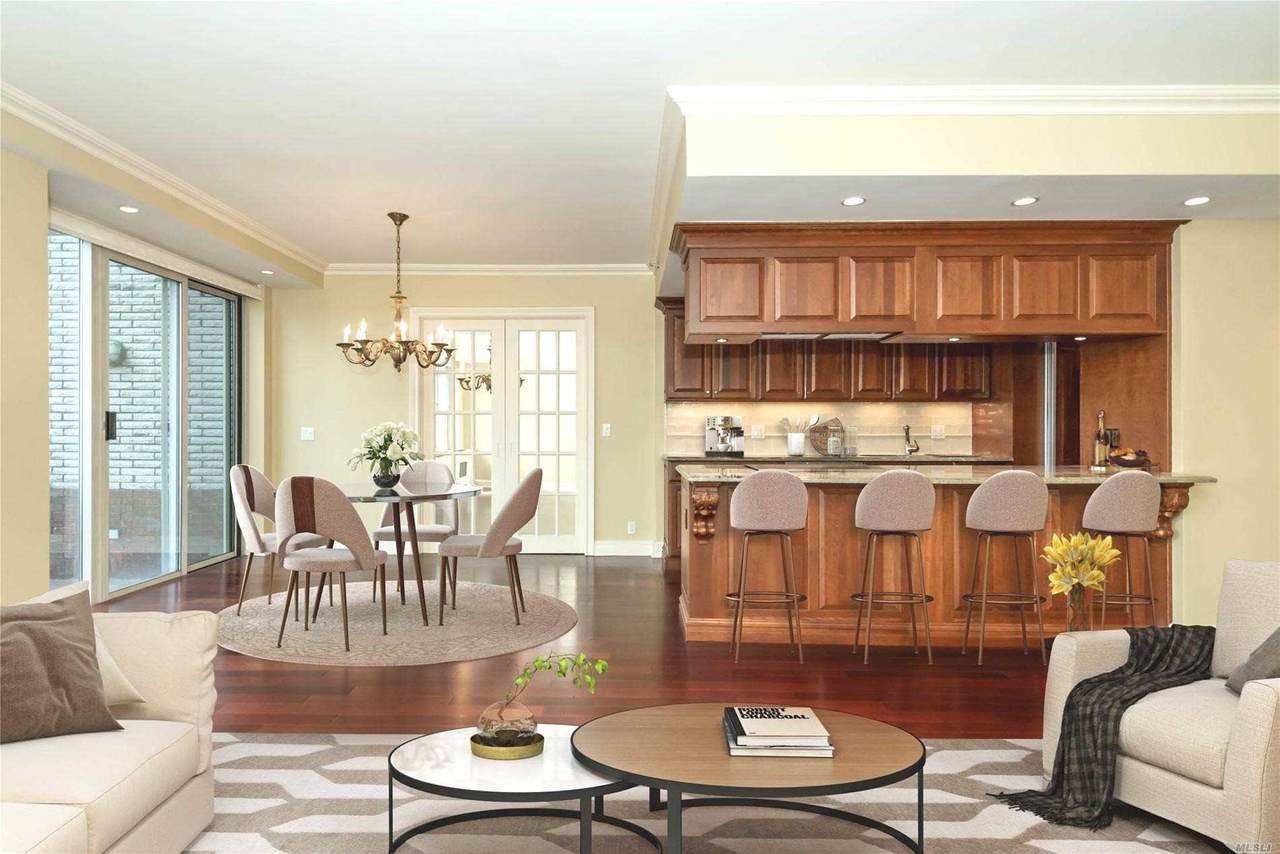 100 Hilton Avenue - Photo 1