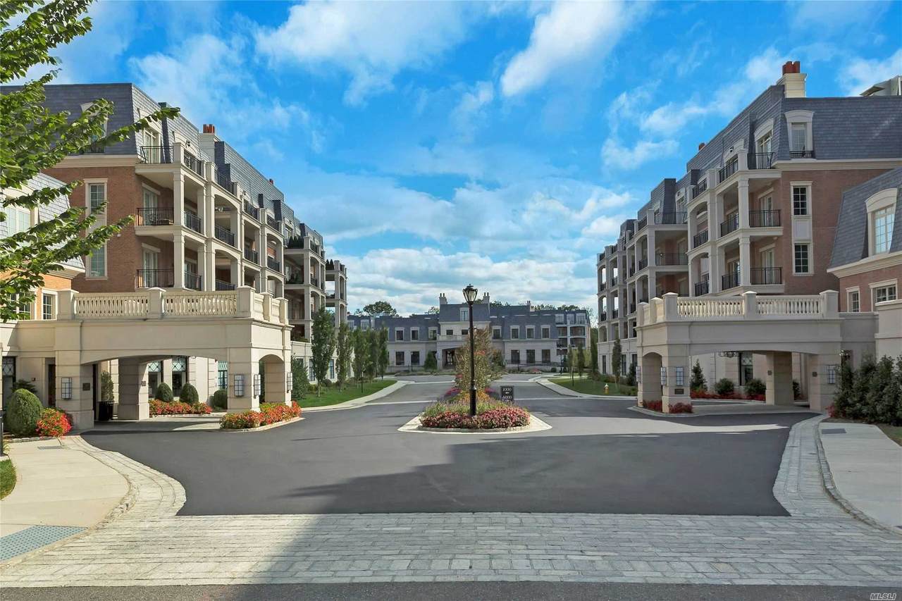 1000 Royal Court - Photo 1