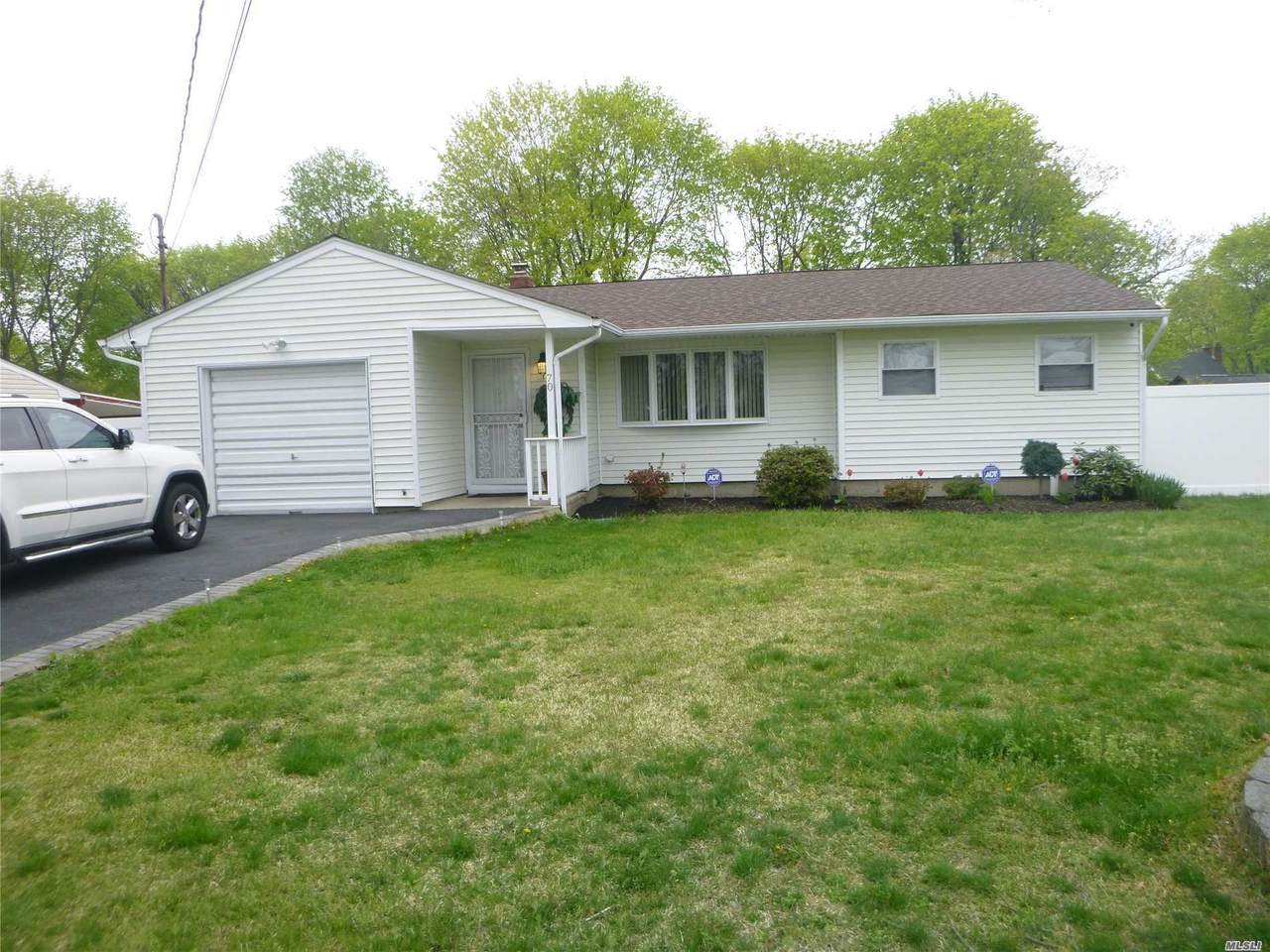 70 Sycamore Avenue - Photo 1