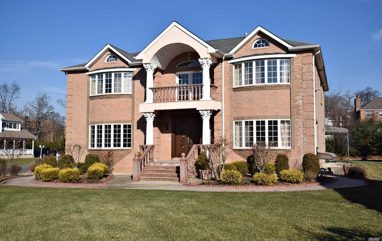 304 Fairway Drive - Photo 1