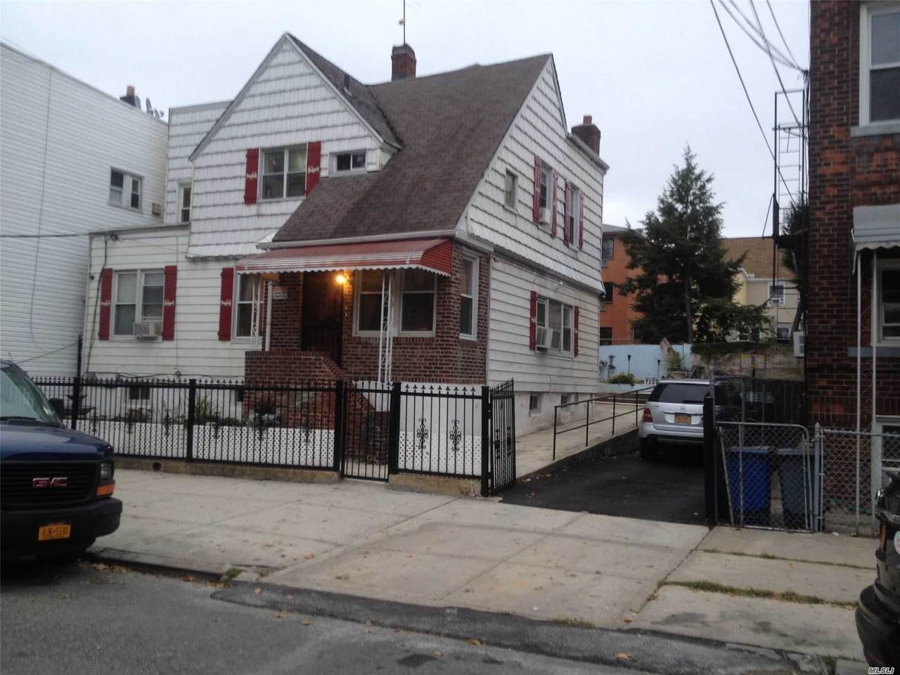 108-40 49th Avenue - Photo 1