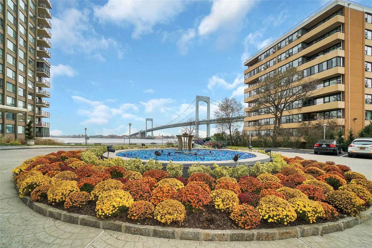 166-25 Powells Cove Boulevard - Photo 1