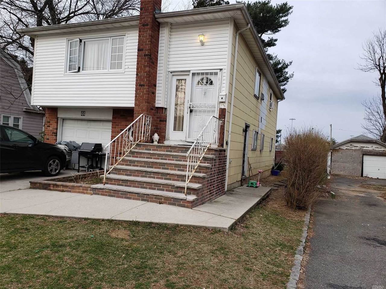 44 Ingraham Street - Photo 1