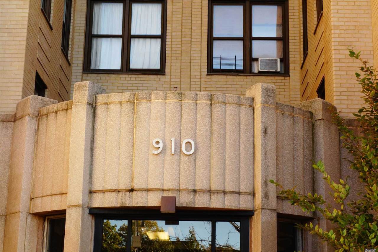 910 Grand Concourse - Photo 1