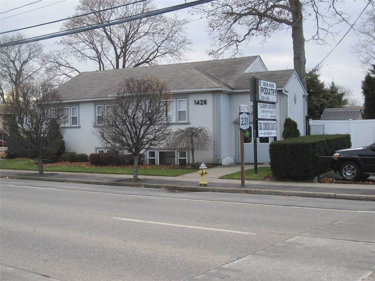 1428 Deer Park Avenue - Photo 1