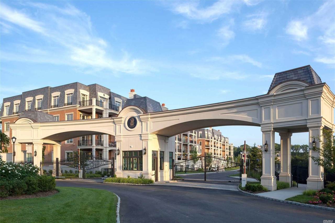 1000 Royal Court - Photo 1