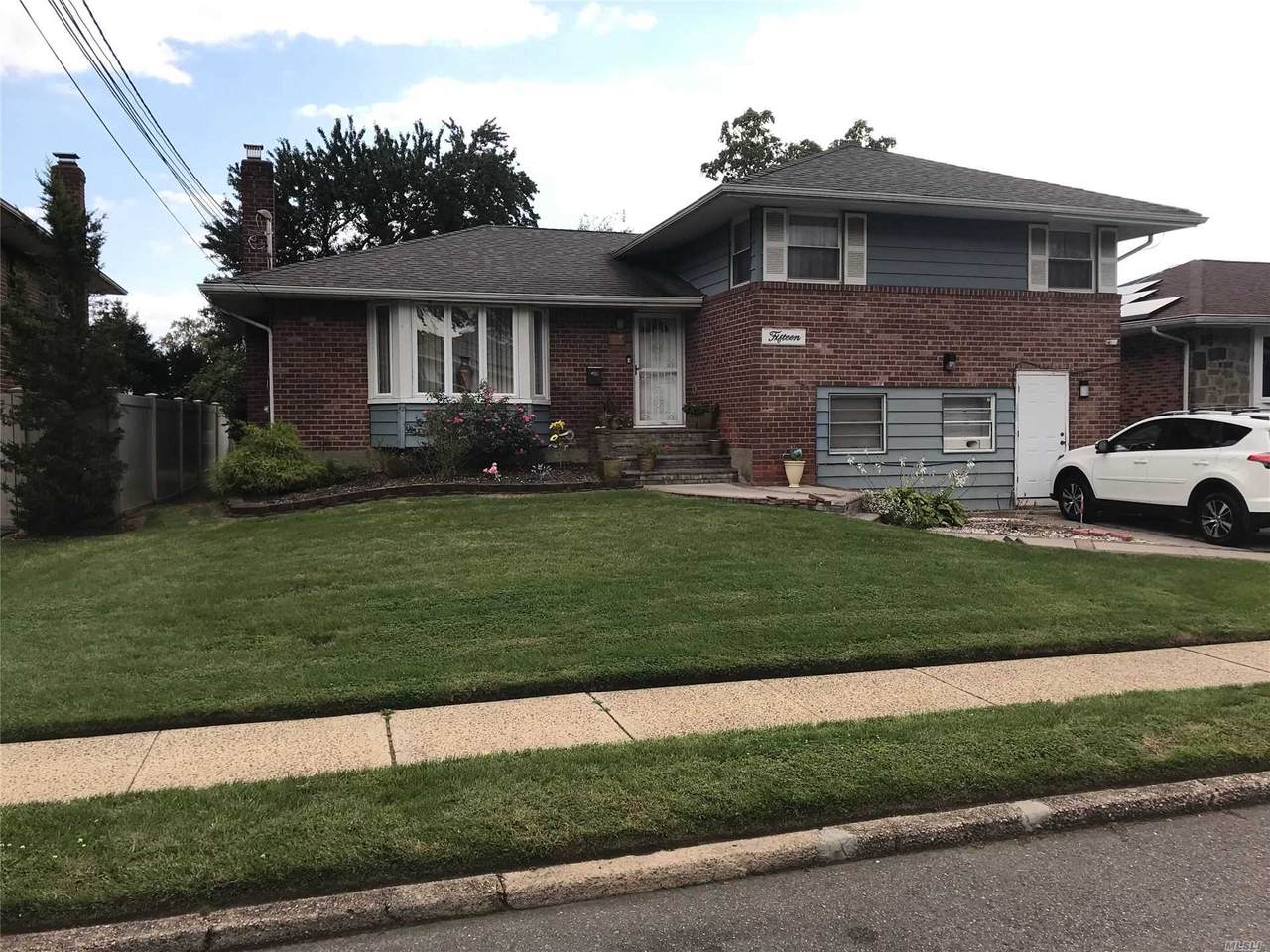 15 Pinetree Road - Photo 1